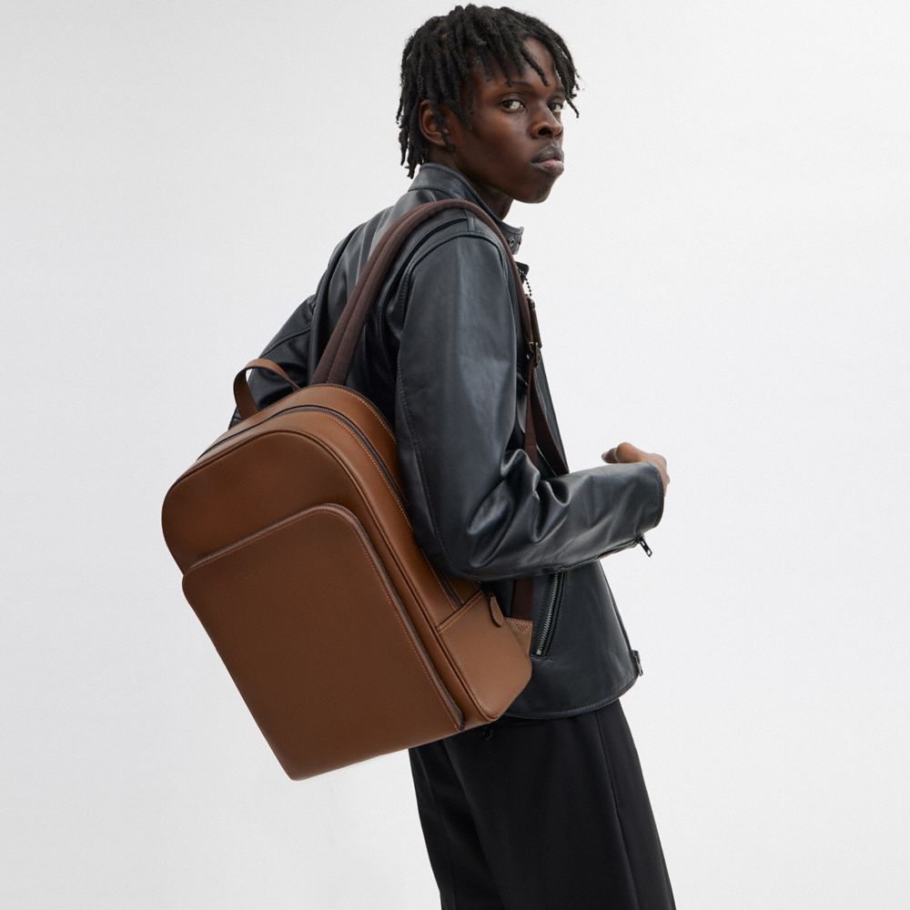 Men Coach Gotham Backpacks Brown | CA_CH40014