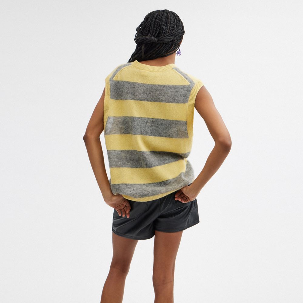 Men Coach North Sweaters Yellow | CA_CH79487