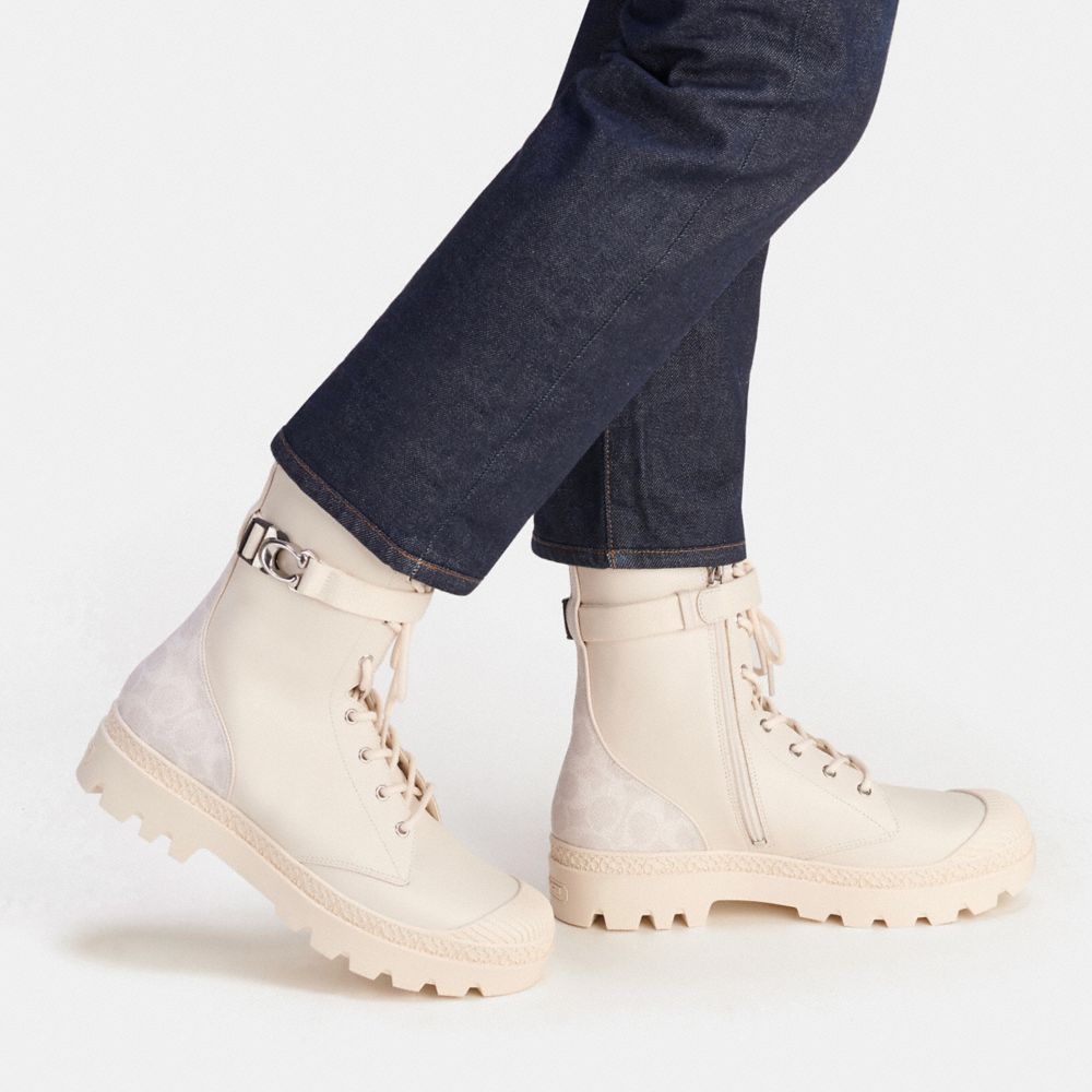 Men Coach Tucker With Signature Canvas Chalk Boots White | CA_CH84034