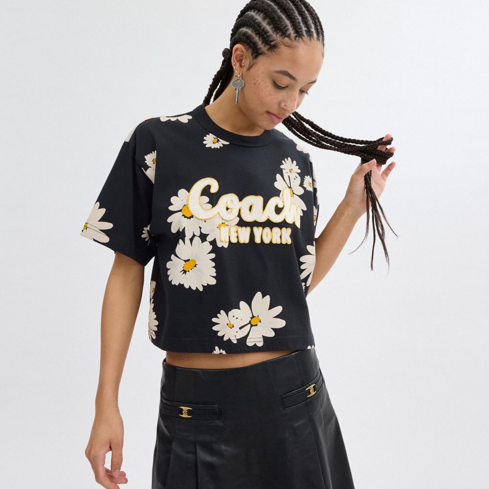 Women Coach Floral Cropped Signature Script In Organic Cotton T Shirts Black | CA_CH38680