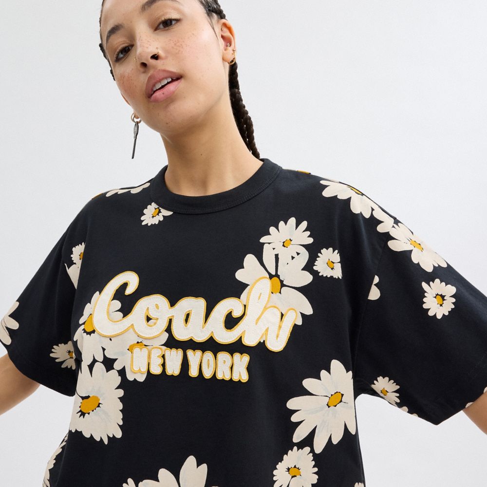 Women Coach Floral Cropped Signature Script In Organic Cotton T Shirts Black | CA_CH38680