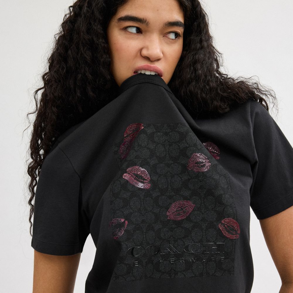 Women Coach Signature Square Kiss Print In Organic Cotton T Shirts Black | CA_CH24492