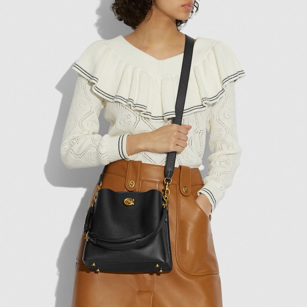 Women Coach Willow Bucket Pebble Leather Shoulder Bags Black | CA_CH42621